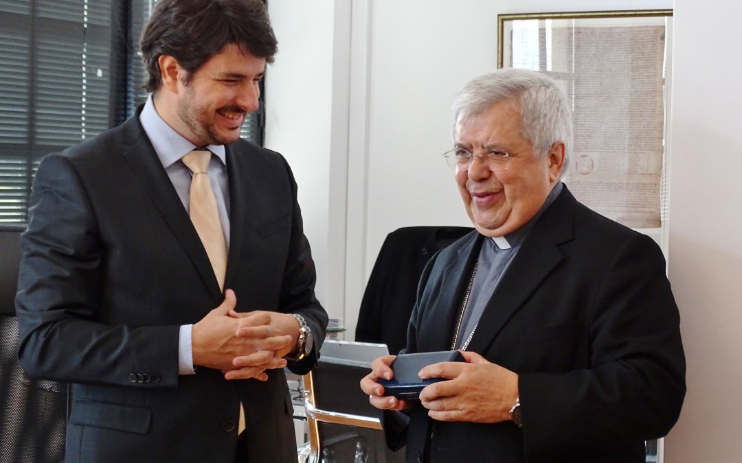 “Apenas os que dialogam podem construir pontes e vínculos”