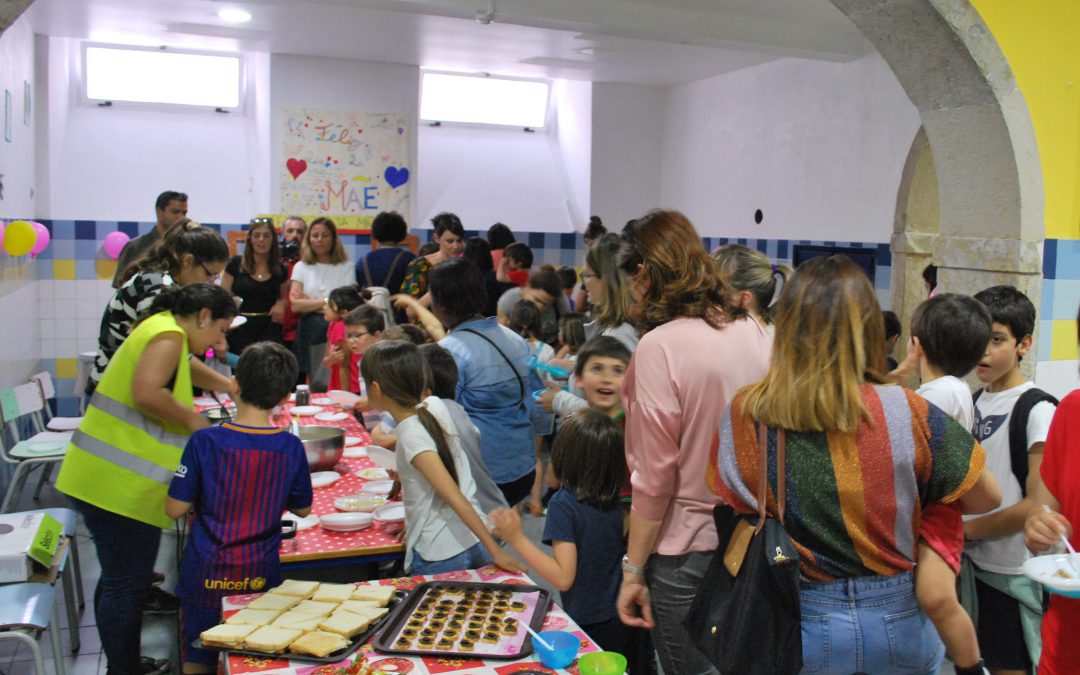 Escola Fernanda de Castro e Escola 72 celebram o Dia da Mãe