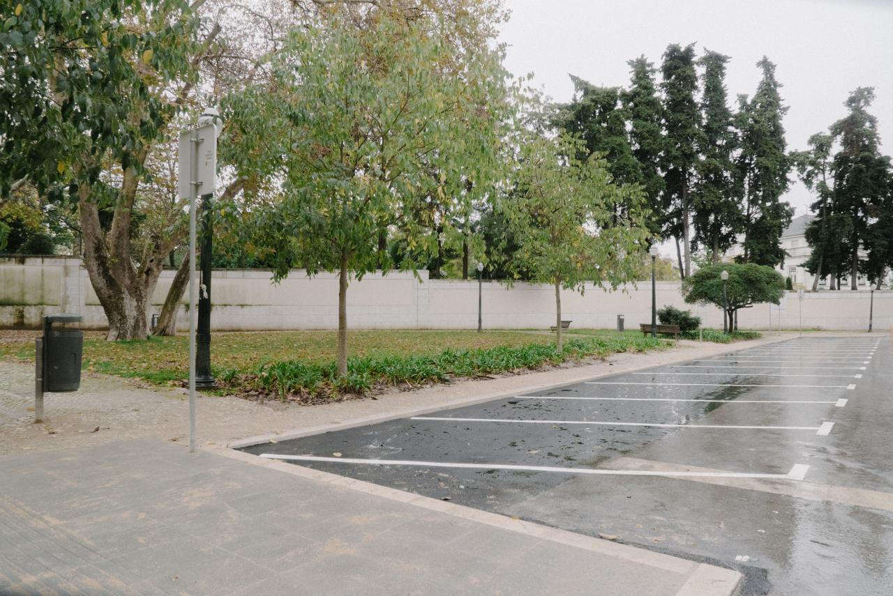 MAIS ESTACIONAMENTO E MELHOR SEGURANÇA PEDONAL
