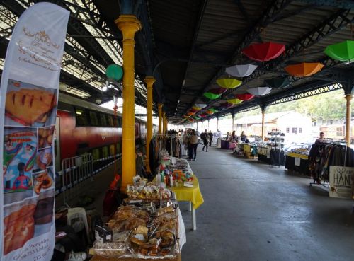 Feira da Pampulha na estação Alcântara-Terra